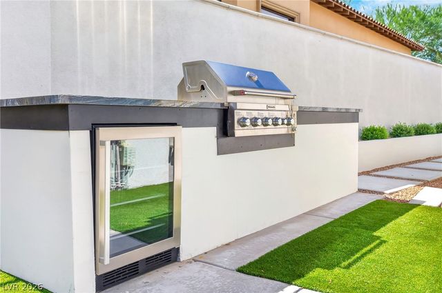 10 Camino La Venta Court, Henderson, NV 89011