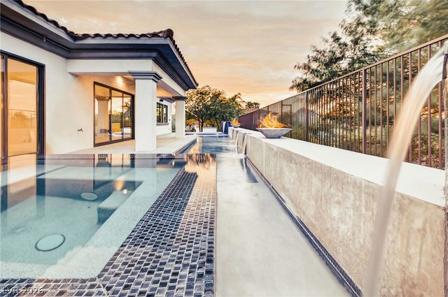 10 Camino La Venta Court, Henderson, NV 89011