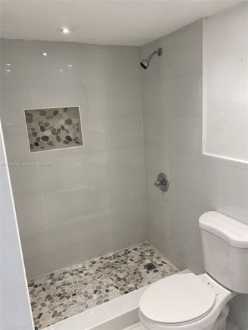 8180 Geneva Ct 521, Doral, FL 33166