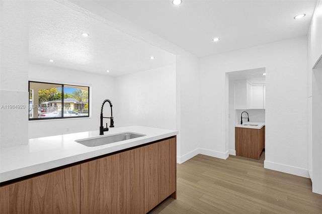 1830 NW 135th St, Miami, FL 33167