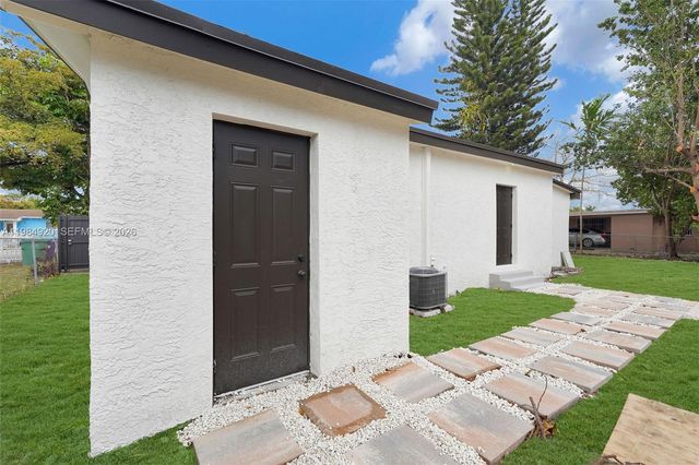 1830 NW 135th St, Miami, FL 33167