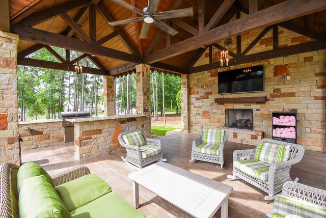 26414 Jacks Barn Road, Montgomery, TX 77316