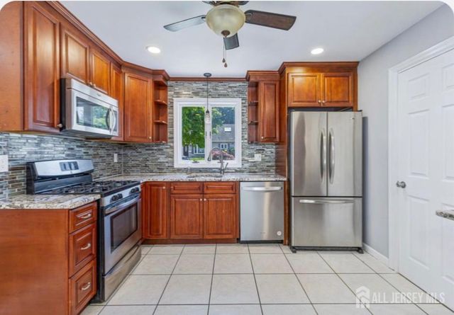 39 Birch Terrace, Sayreville, NJ 08859