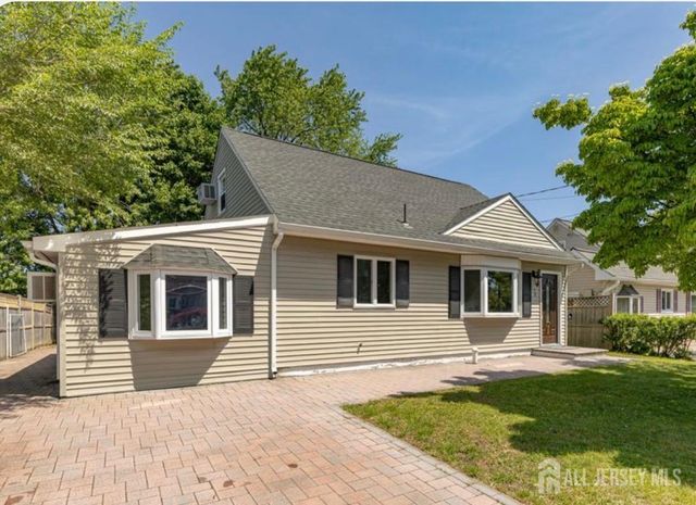 39 Birch Terrace, Sayreville, NJ 08859