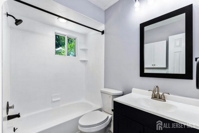 39 Birch Terrace, Sayreville, NJ 08859