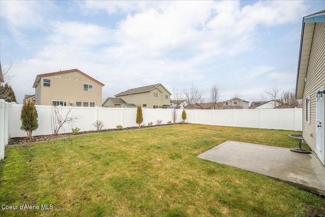 8263 N Woodworth ST, Post Falls, ID 83854