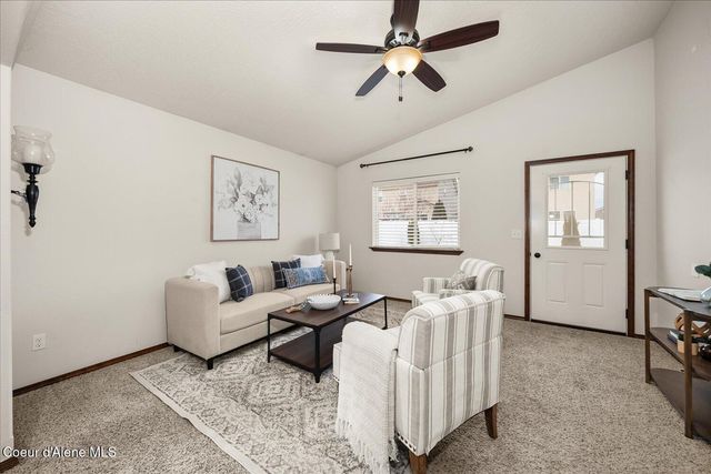 8263 N Woodworth ST, Post Falls, ID 83854