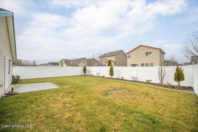 8263 N Woodworth ST, Post Falls, ID 83854