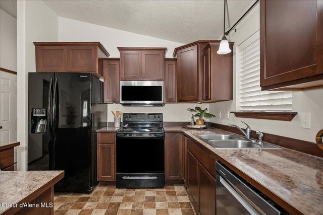 8263 N Woodworth ST, Post Falls, ID 83854