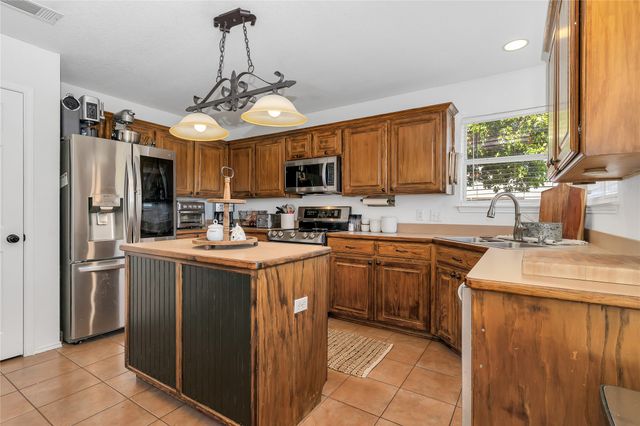 11008 Flores Trail, Crowley, TX 76036