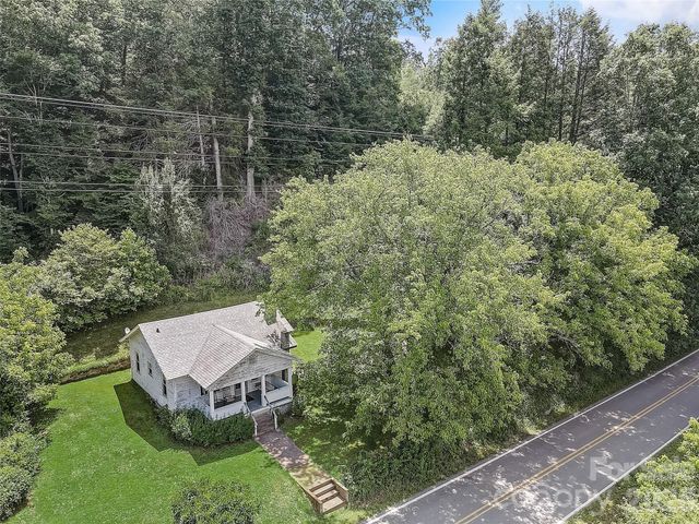 1820 Grapevine Road, Marshall, NC 28753