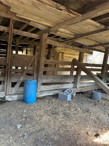 1820 Grapevine Road, Marshall, NC 28753