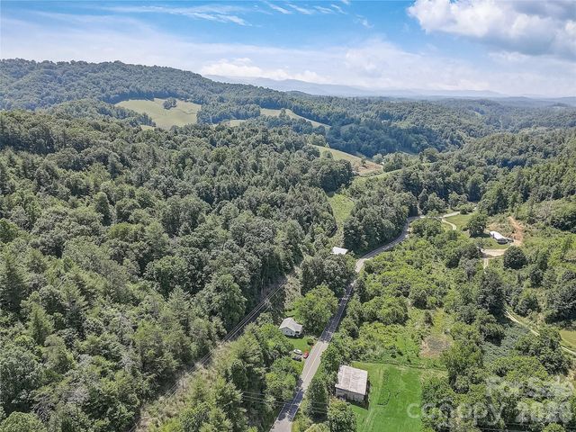 1820 Grapevine Road, Marshall, NC 28753