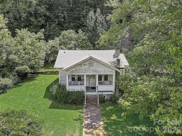 1820 Grapevine Road, Marshall, NC 28753