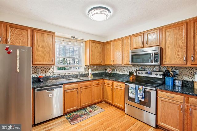 16039 FAIRWAY DR, Dumfries, VA 22025