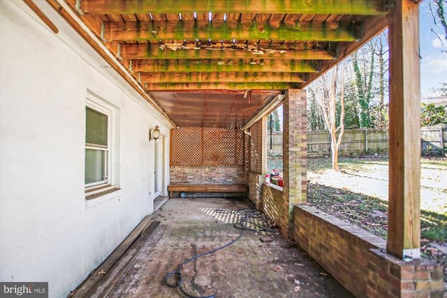 16039 FAIRWAY DR, Dumfries, VA 22025