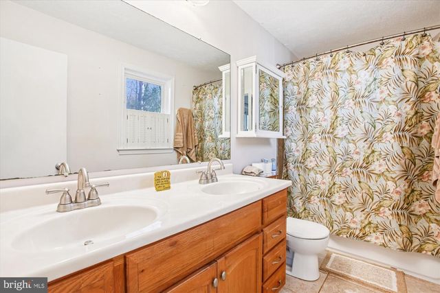 16039 FAIRWAY DR, Dumfries, VA 22025