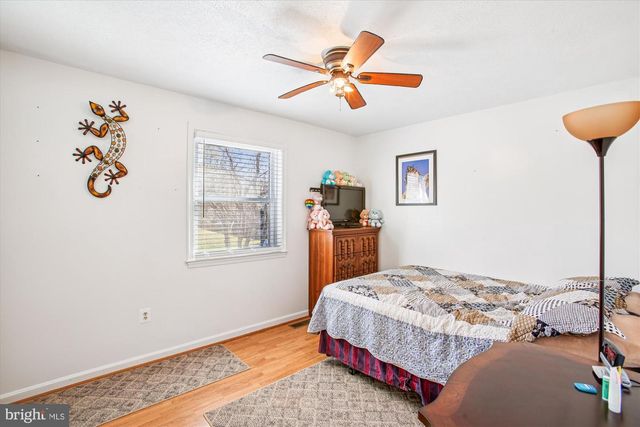 16039 FAIRWAY DR, Dumfries, VA 22025