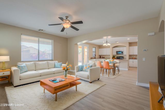 41615 W CHIMAYO Court, Maricopa, AZ 85138