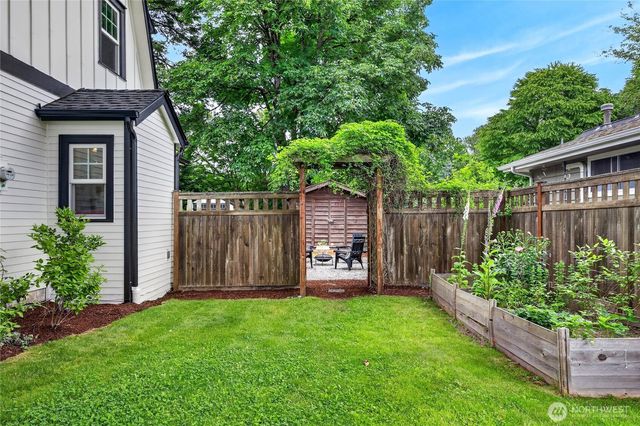 7876 Maple Avenue SE, Snoqualmie, WA 98065