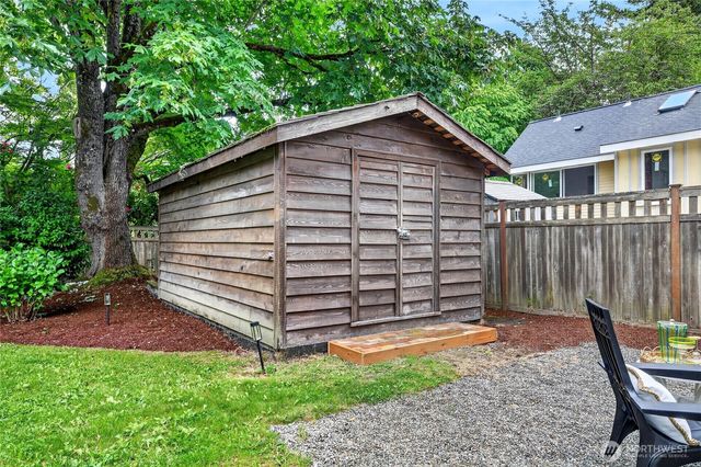7876 Maple Avenue SE, Snoqualmie, WA 98065