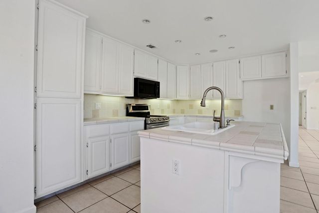 1040 Copper Park Ln, Modesto, CA 95355