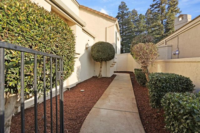 1040 Copper Park Ln, Modesto, CA 95355