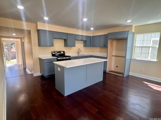 38 Carlota, San Antonio, TX 78228