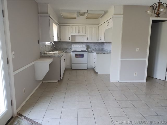 5656 S 89th East Avenue, Tulsa, OK 74145