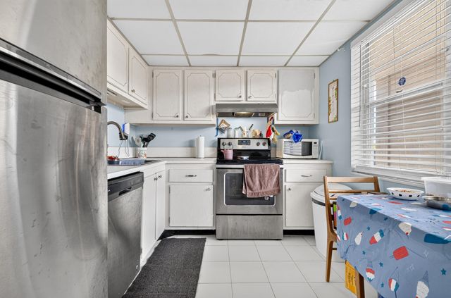 2600 NW 49th Avenue 410, Lauderdale Lakes, FL 33313