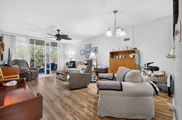 2600 NW 49th Avenue 410, Lauderdale Lakes, FL 33313