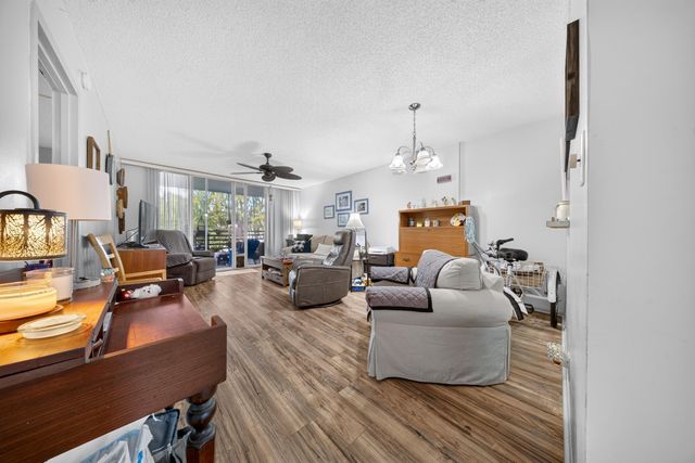 2600 NW 49th Avenue 410, Lauderdale Lakes, FL 33313