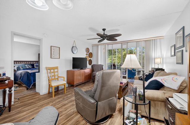 2600 NW 49th Avenue 410, Lauderdale Lakes, FL 33313