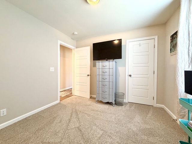 1457 Fredrick Dr, Clarksville, TN 37042
