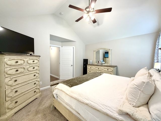 1457 Fredrick Dr, Clarksville, TN 37042