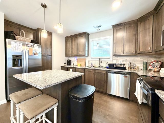 1457 Fredrick Dr, Clarksville, TN 37042