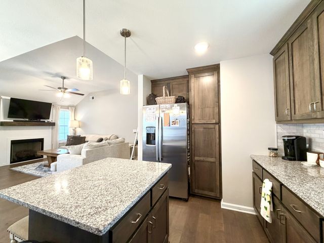 1457 Fredrick Dr, Clarksville, TN 37042