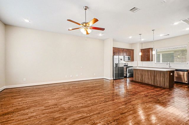 1023 Green Kensington Drive, Houston, TX 77008