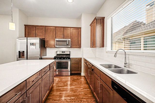 1023 Green Kensington Drive, Houston, TX 77008