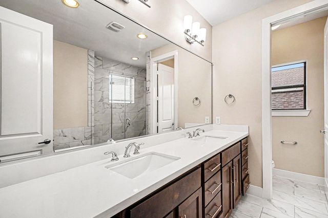 1023 Green Kensington Drive, Houston, TX 77008