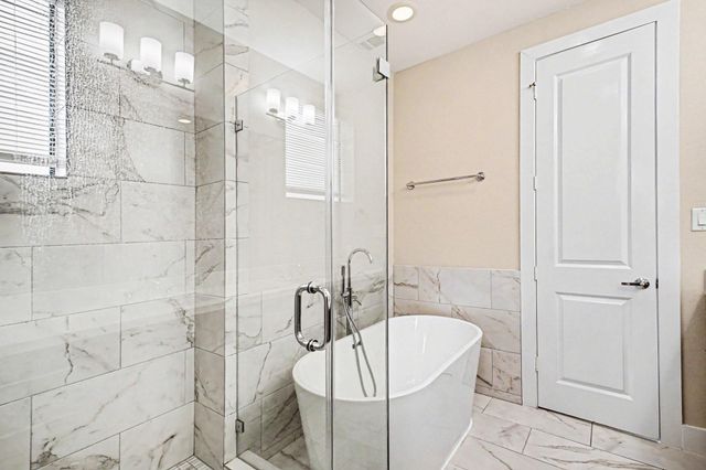 1023 Green Kensington Drive, Houston, TX 77008