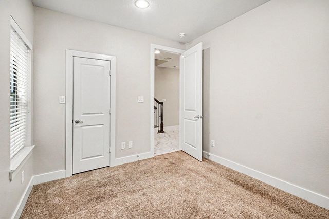 1023 Green Kensington Drive, Houston, TX 77008