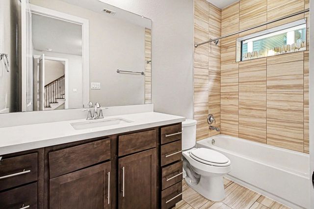 1023 Green Kensington Drive, Houston, TX 77008