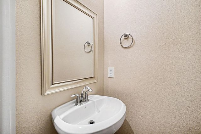 1023 Green Kensington Drive, Houston, TX 77008