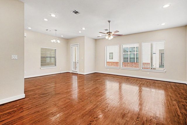 1023 Green Kensington Drive, Houston, TX 77008
