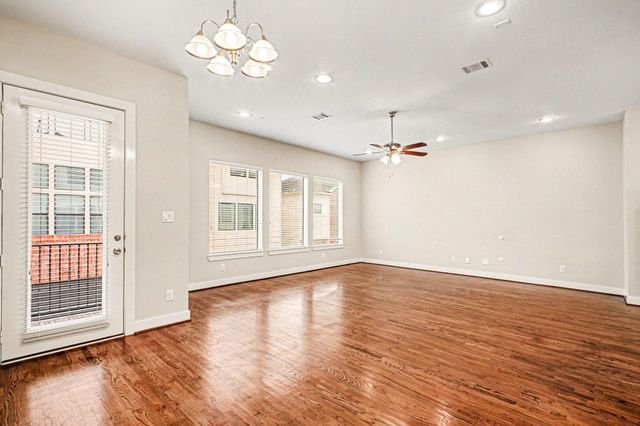 1023 Green Kensington Drive, Houston, TX 77008