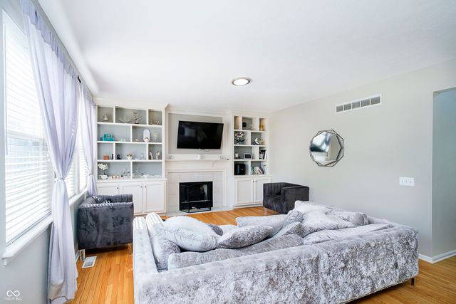 14135 Nicholas Drive, Carmel, IN 46074