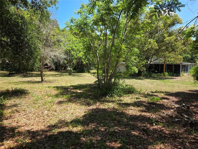 3810 E LUMSDEN ROAD, Valrico, FL 33594