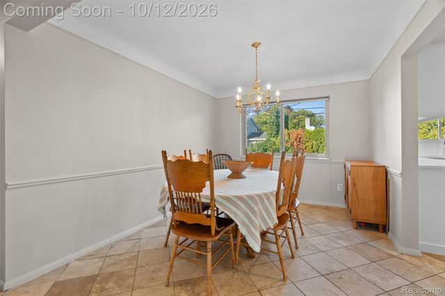 956 Blairmoor Court, Grosse Pointe Woods, MI 48236
