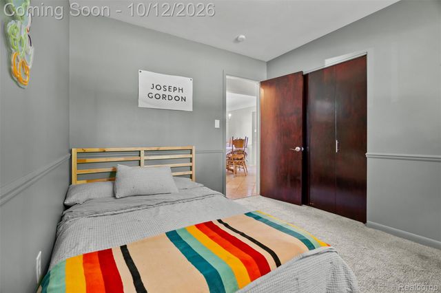 956 Blairmoor Court, Grosse Pointe Woods, MI 48236